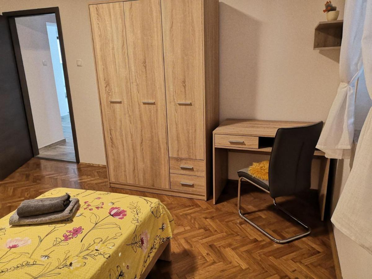 Eugenia Apartman Póla Kültér fotó