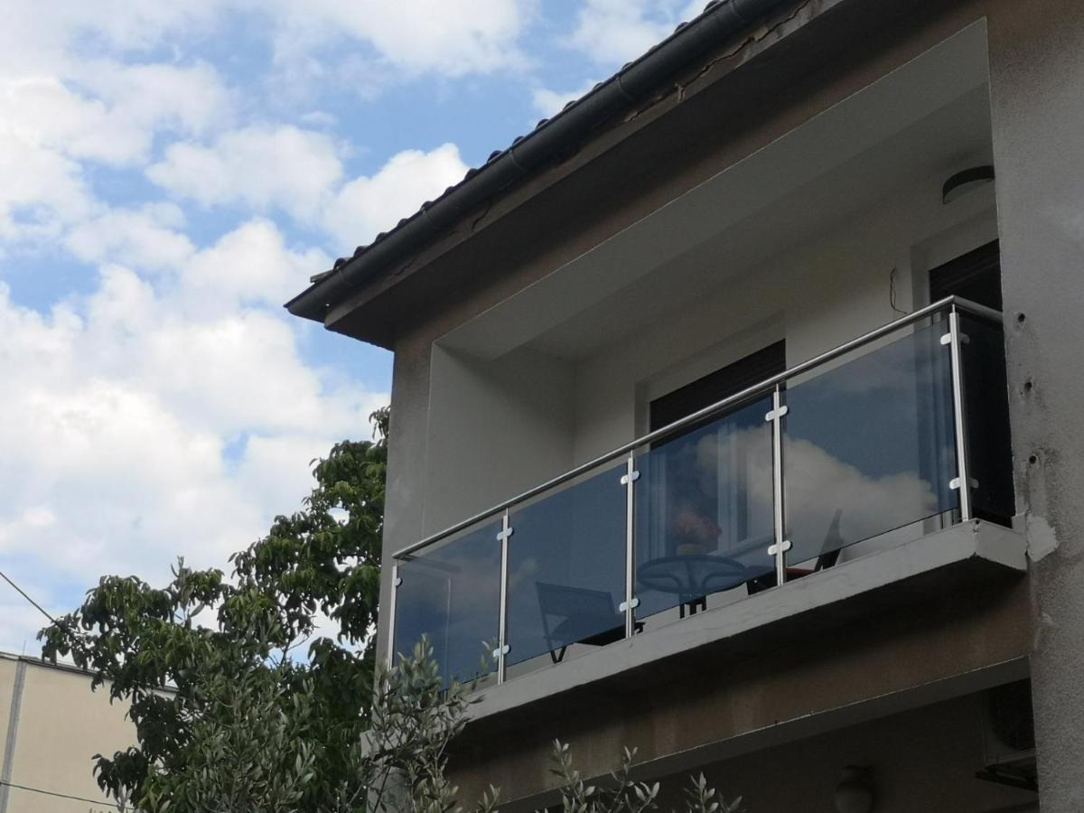 Eugenia Apartman Póla Kültér fotó