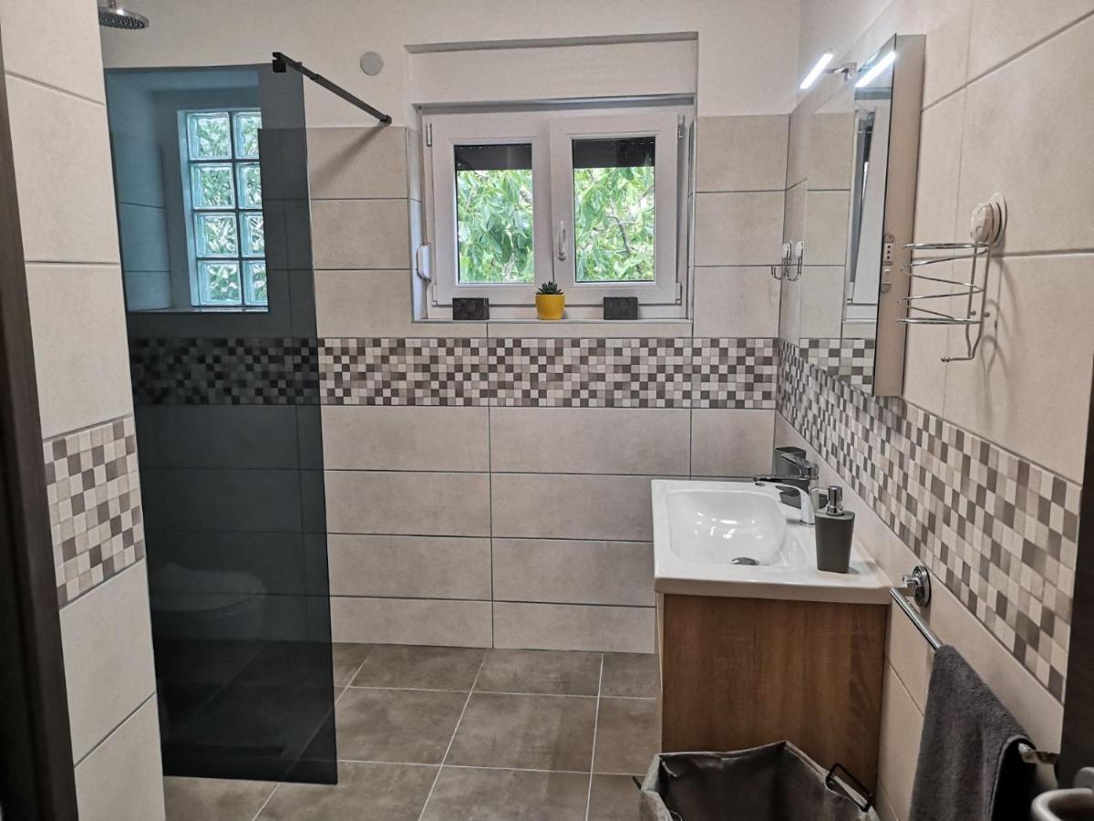 Eugenia Apartman Póla Kültér fotó